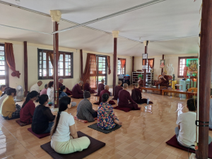 Hình ảnh thực tế của khóa thiền